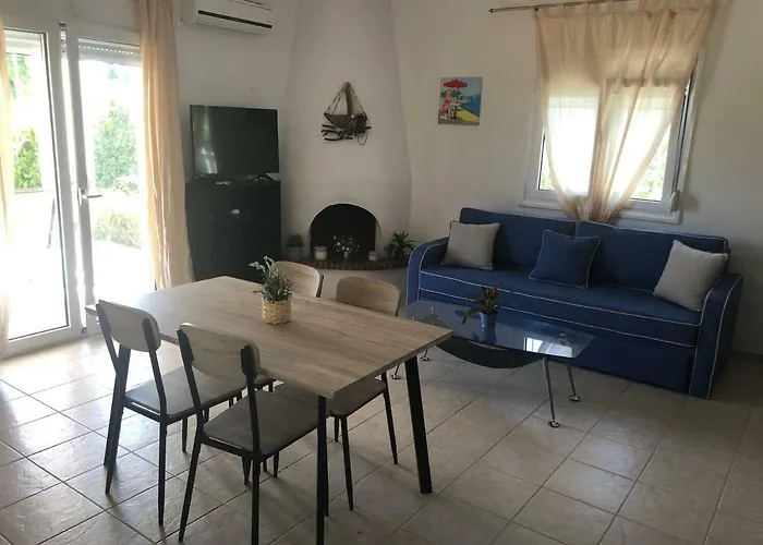 Anna House Palouri